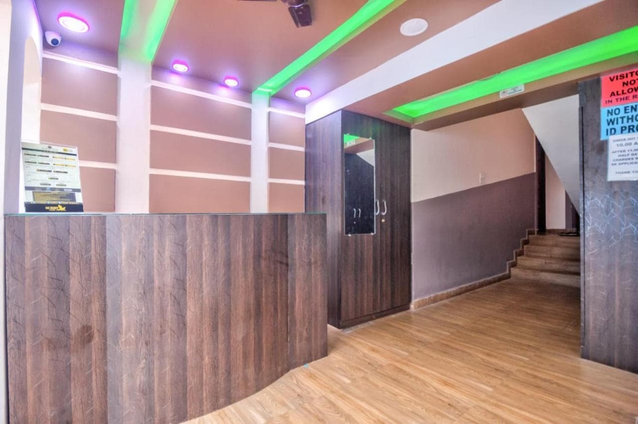 Lobby & Reception