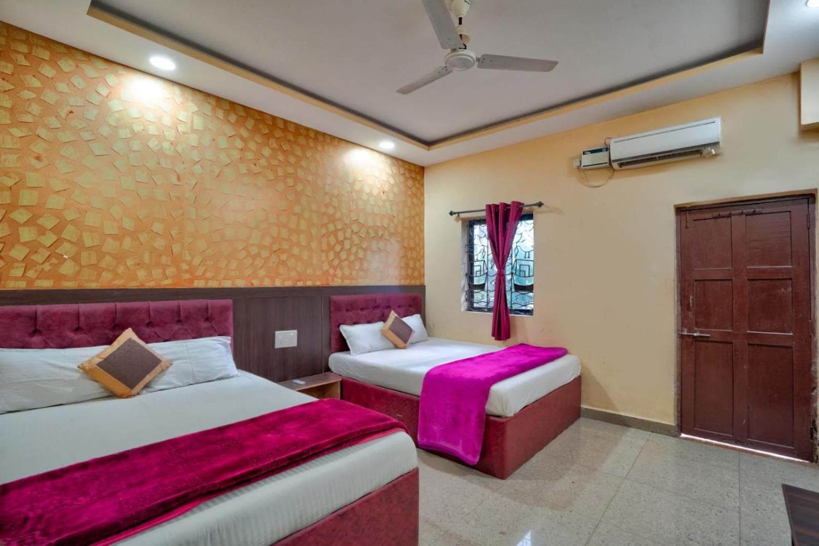 Triple Room